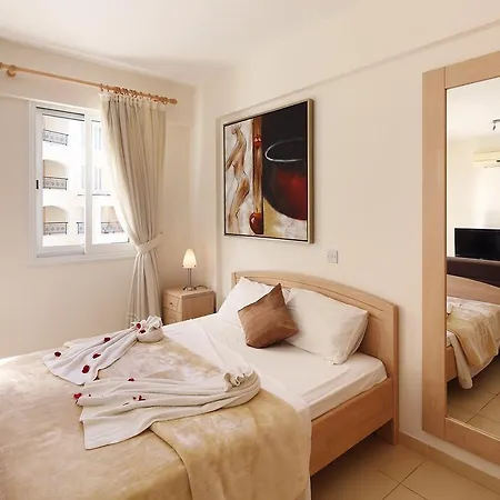 Adamou Gardens Apartmán